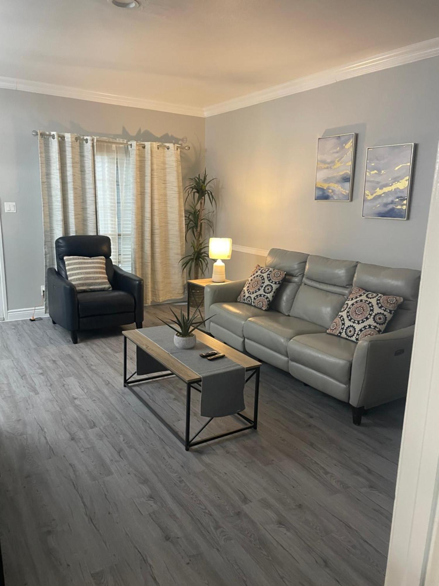 Huge One Bedroom With 2 Queen Size Beds Houston Exteriör bild